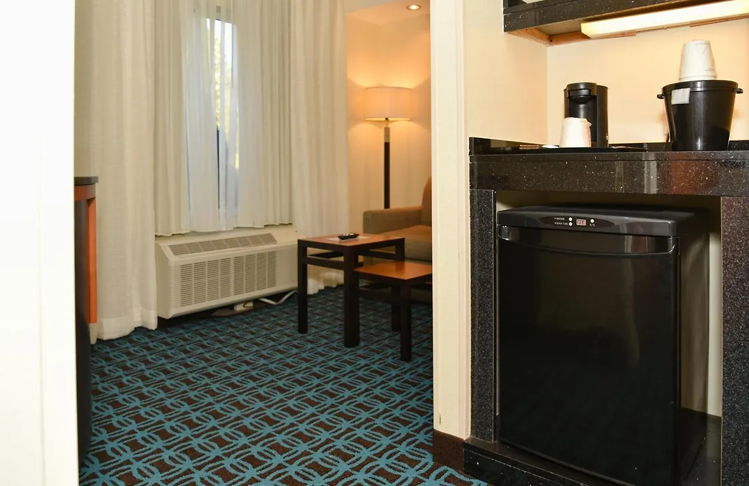 Fairfield Inn Hartford Airport-1