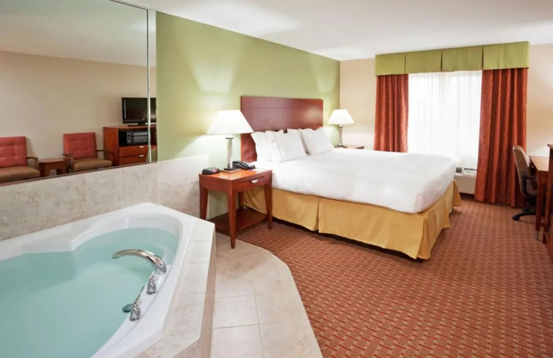 Holiday Inn Express & Suites Niagara Falls By Ihg-1