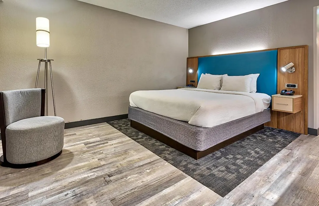 Country Inn & Suites By Radisson, Hampton Coliseum-1