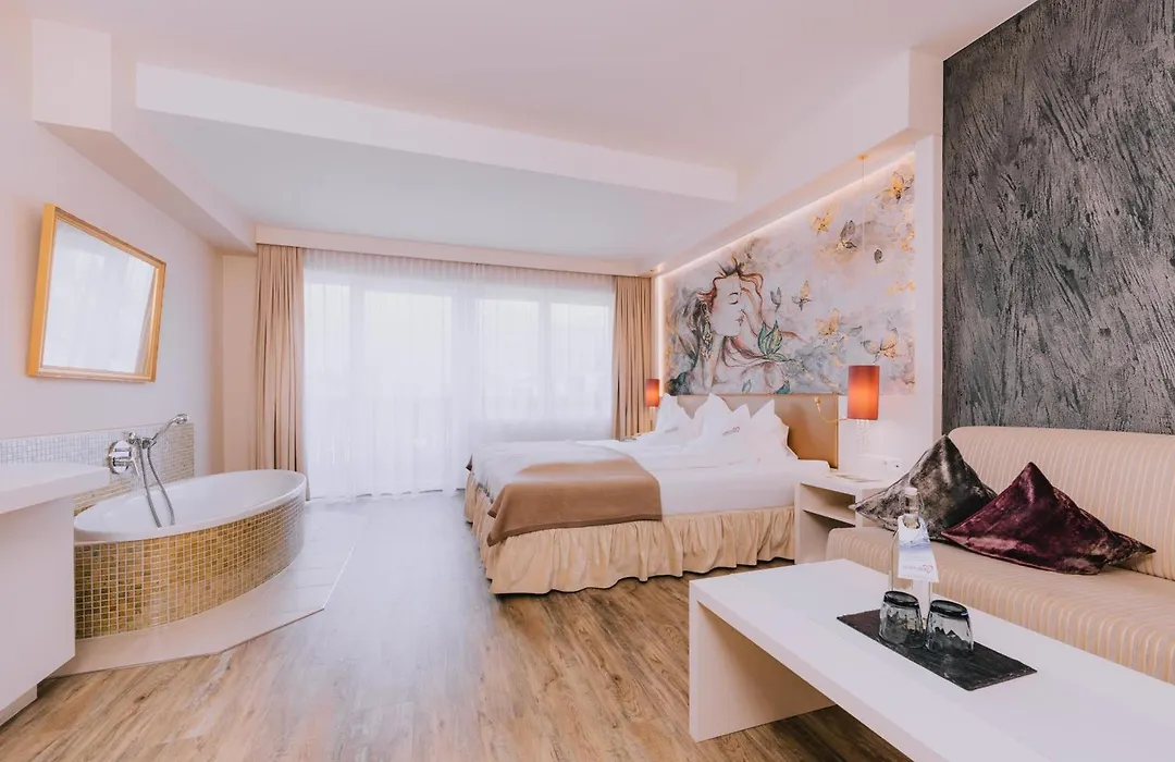 Alpen-Herz Romantik & Spa - Adults Only-1