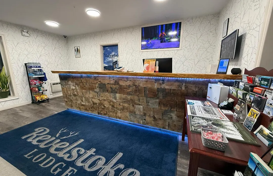 Revelstoke Lodge-1