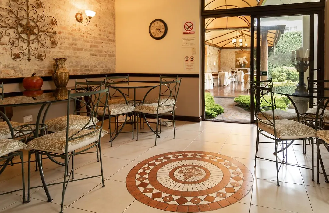 Hostal Villa Toscana-1