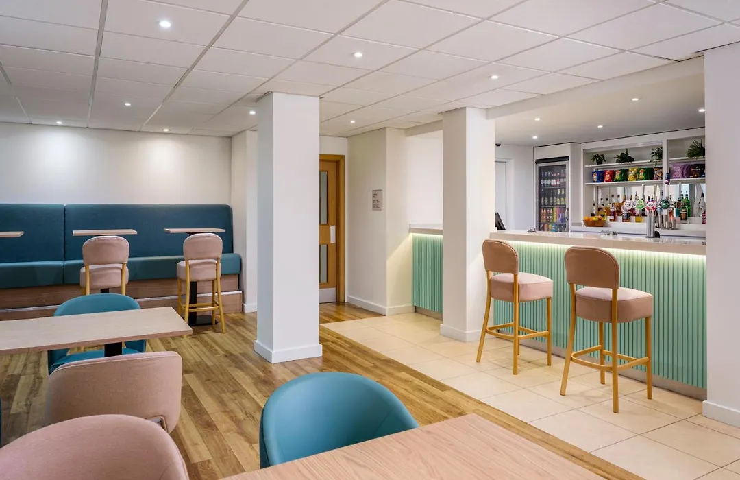 Garner Hotel Wolverhampton By Ihg-1