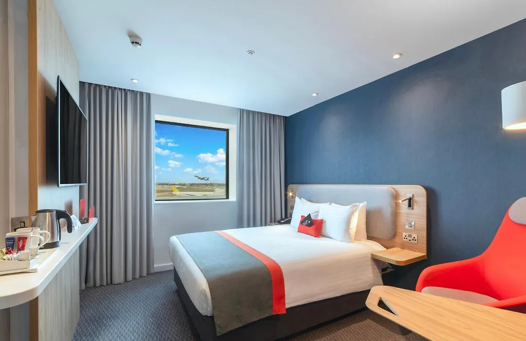 Holiday Inn Express - London Heathrow T4 By Ihg-1
