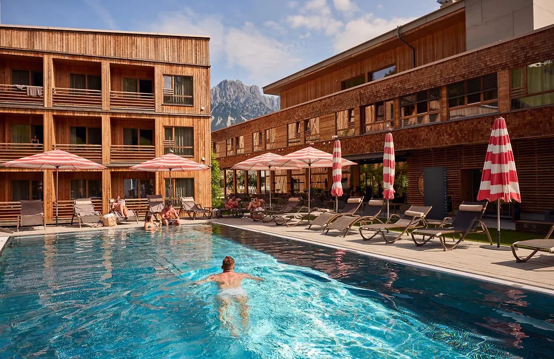 Tirol Lodge-1