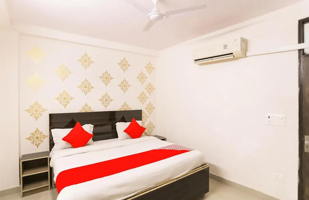 Hotel O Park Inn Near New Ashok Nagar Metro Station-1