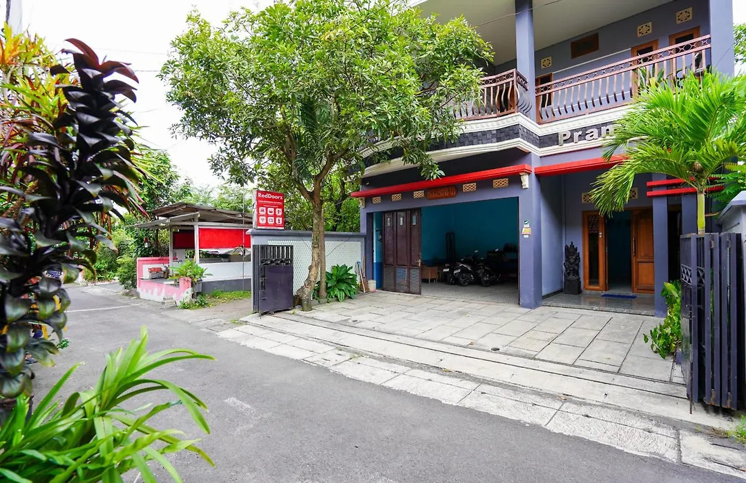 RedDoorz Syariah near Monumen Jogja Kembali-1