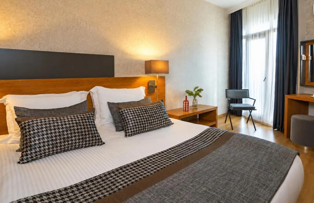 Qinn Hotel-1