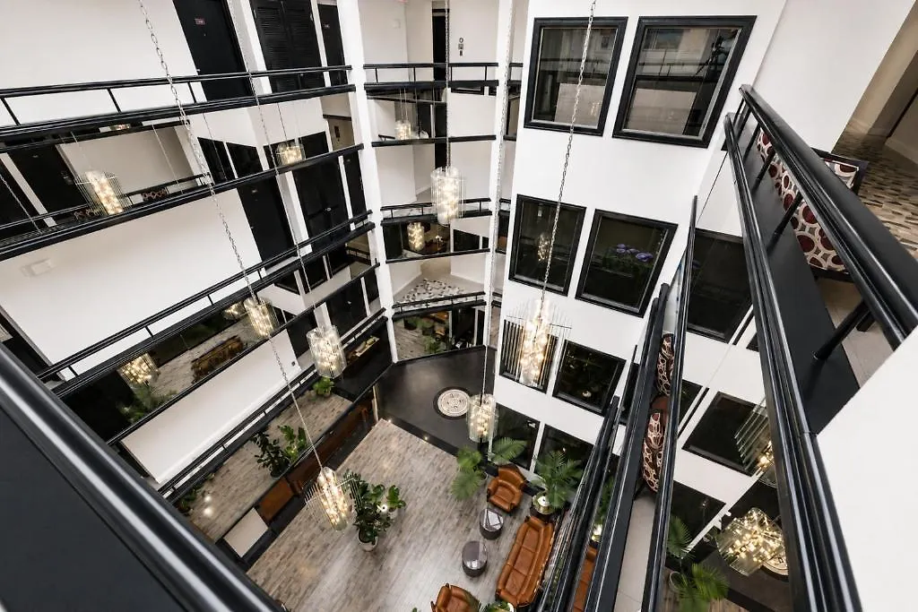 Hotel International-1