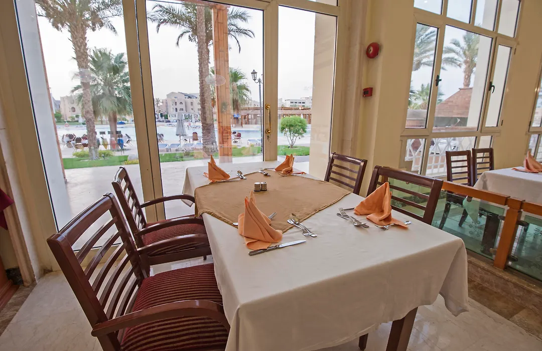Royal Lagoons Resort & Aqua Park Families And Couples Only-1