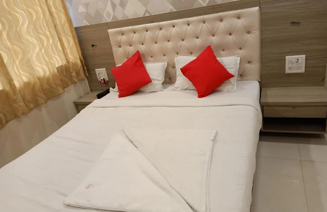 Hotel Time Gold Near Domestics Airport-1