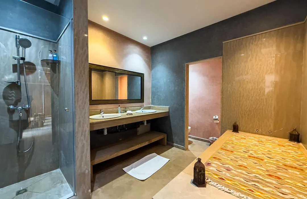 Riad Azia-1