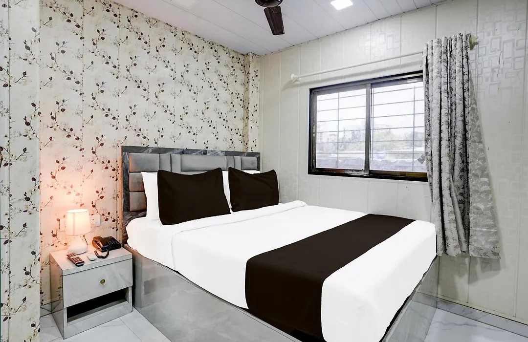 Fabhotel Hans Residency-1