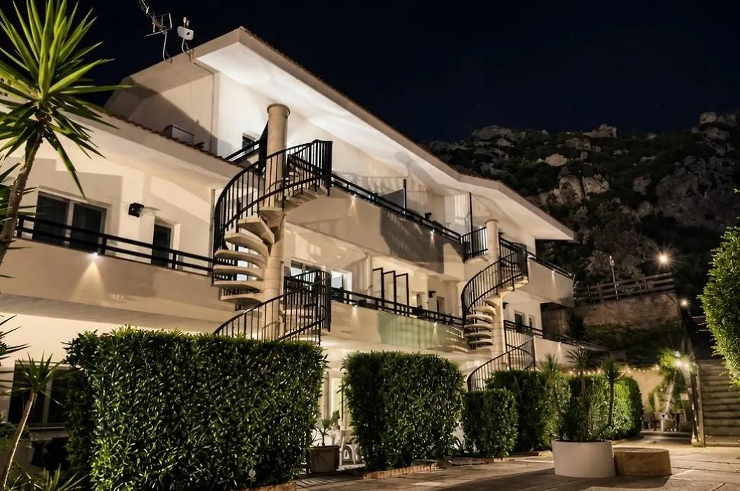 Albatros Apartments-1