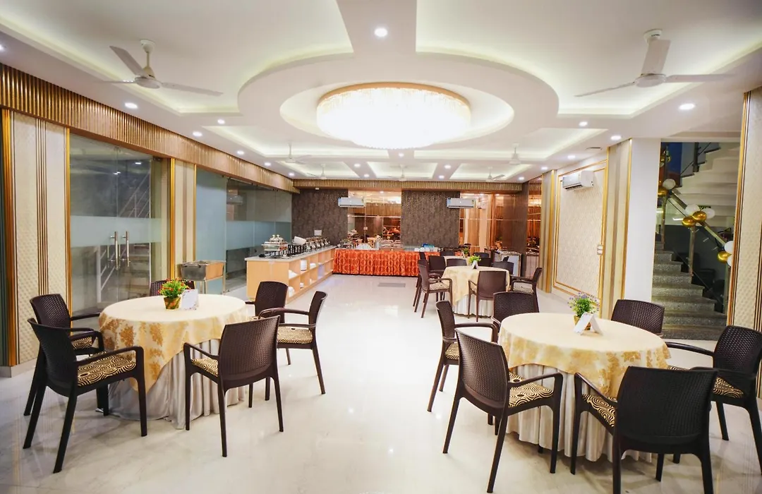 Haris Court- Cyber Hub-1