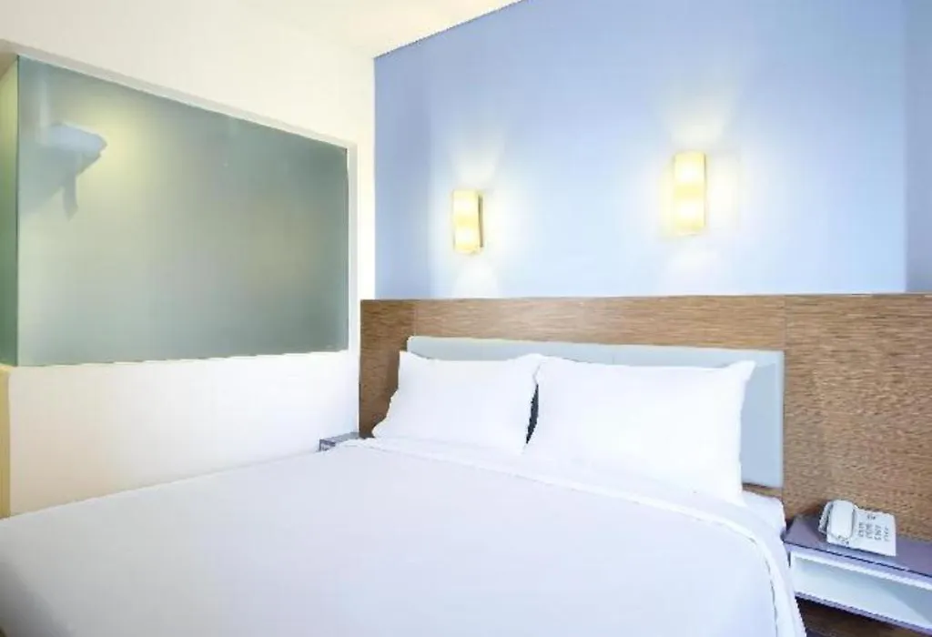 Amaris Hotel Pasar Baru-1