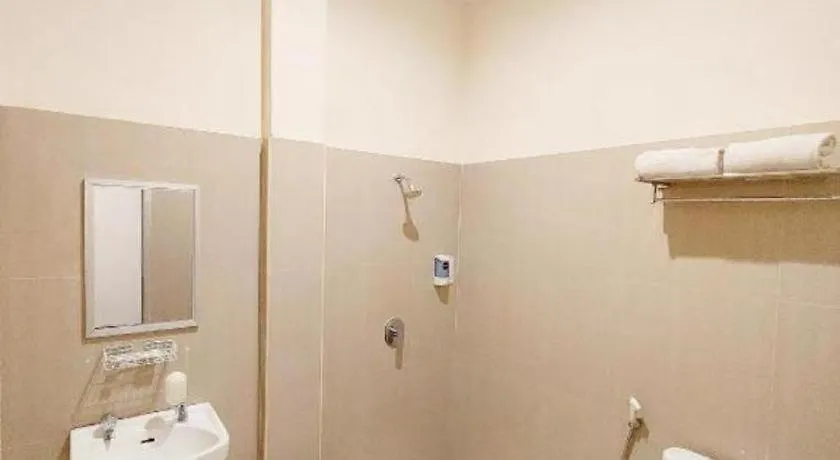 Oyo 987 Hotel Bina Darma-1