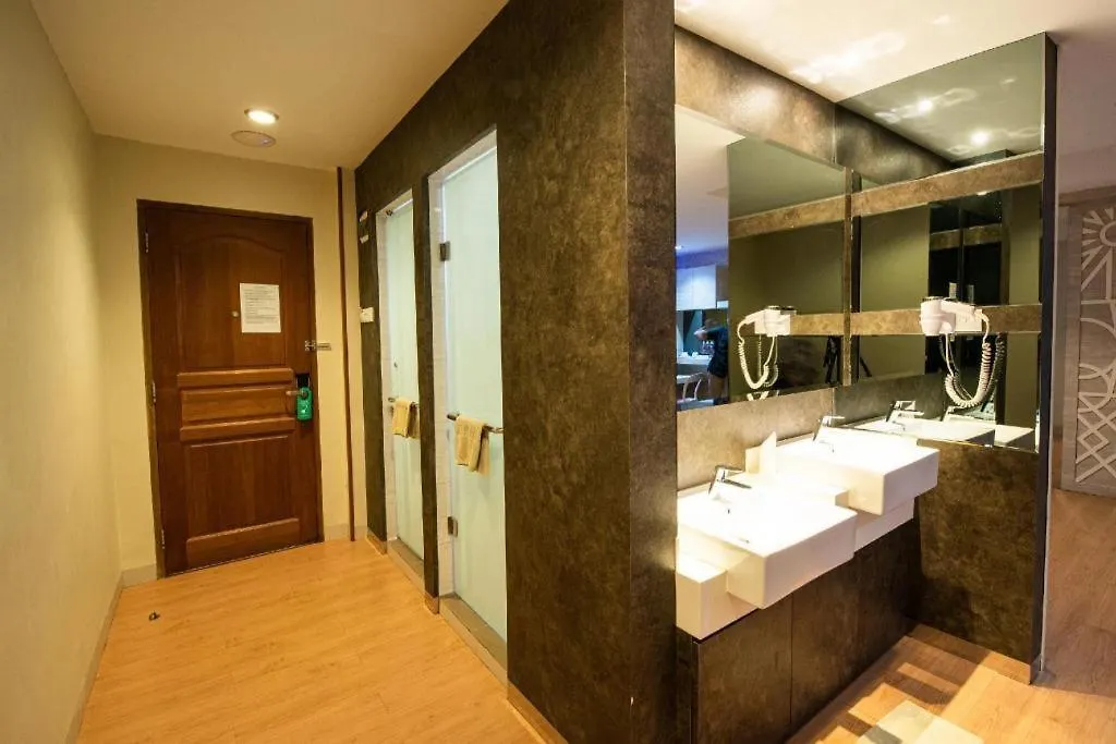 Lovina Inn Penuin Hotel-1