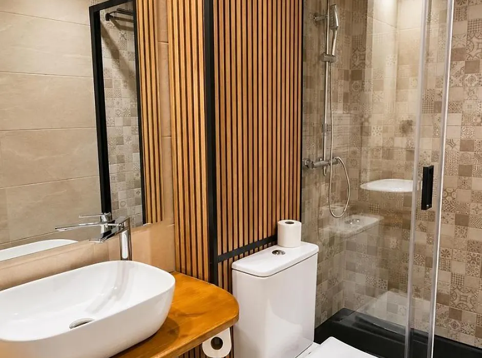 Hostal Luxury Green Madrid Gran Via-1