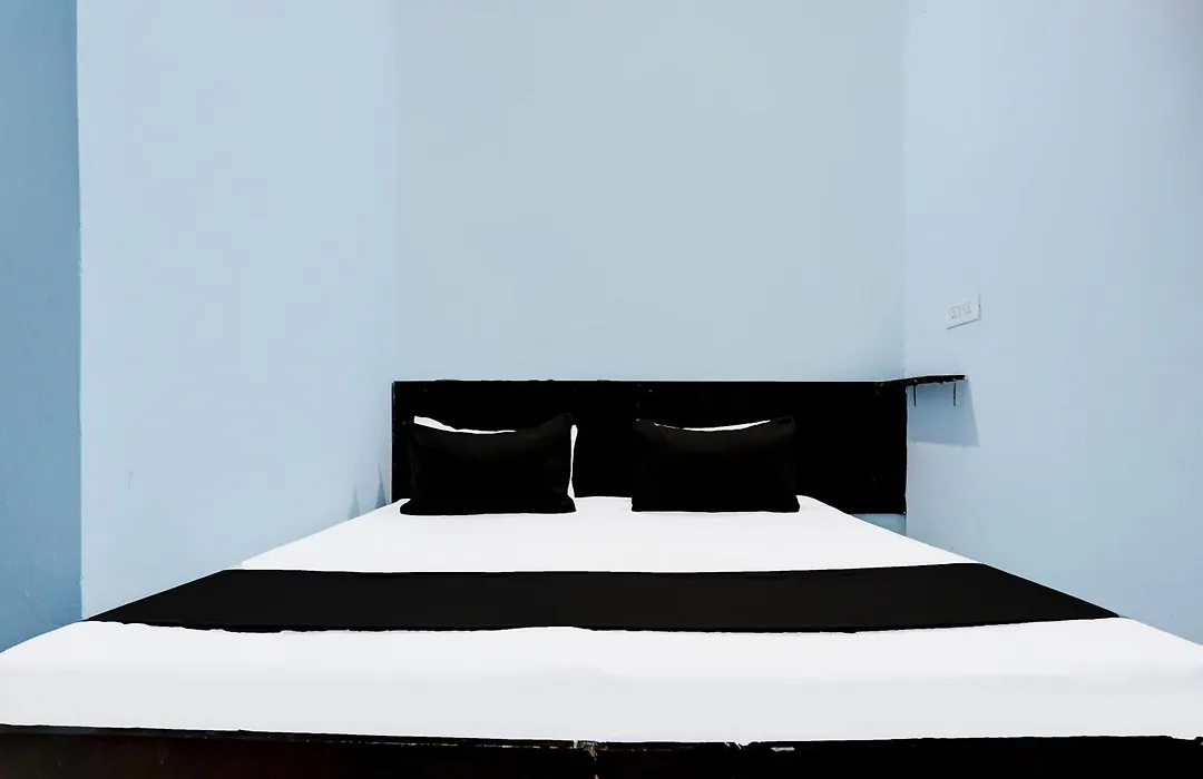 Spot On New Diamond Guest House-1