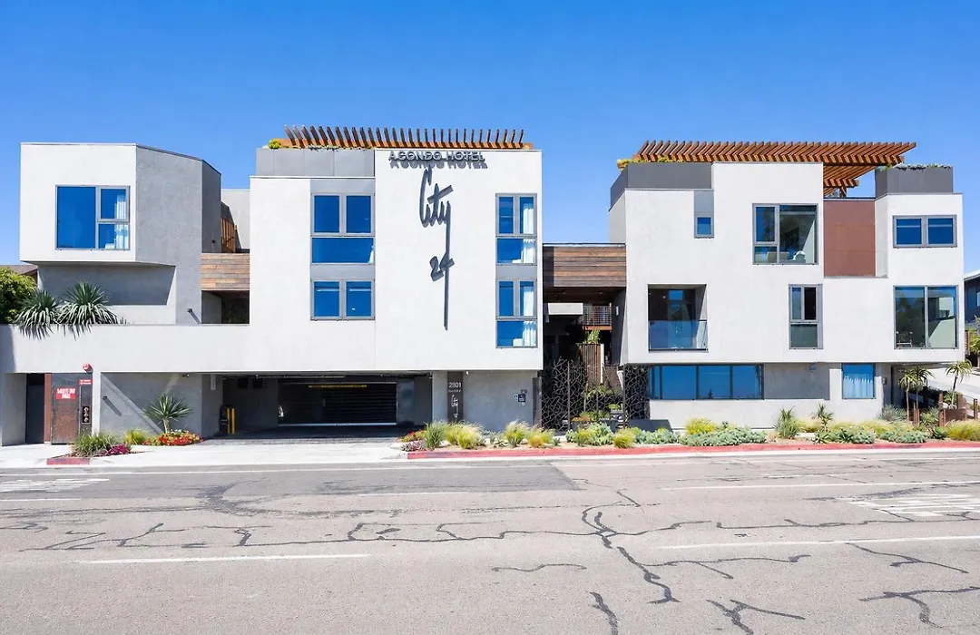 City24 Condo Hotel Little Italy Mission Hills-1