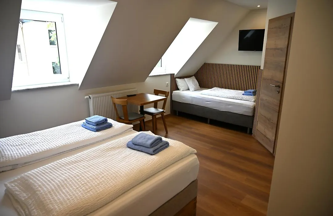 Pension Maerkl Augsburg-1