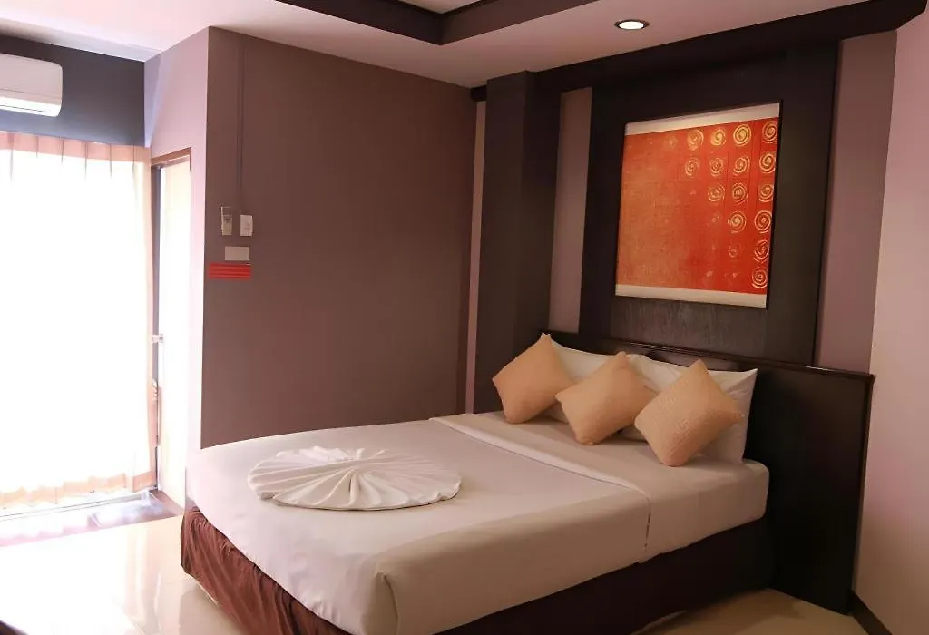 Grand Pinnacle Hotel-1
