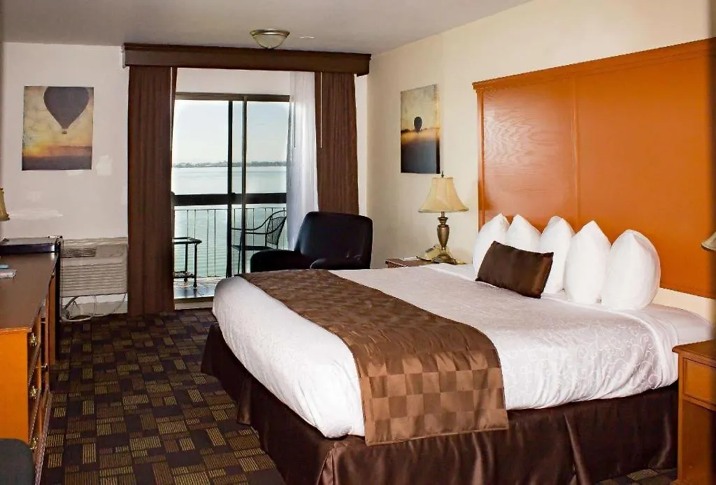 Best Western Plus Lake Front Hotel-1