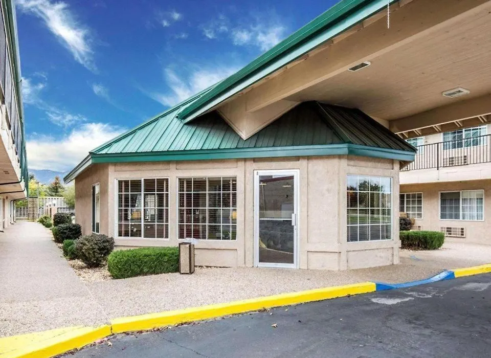 Quality Inn & Suites Minden-1