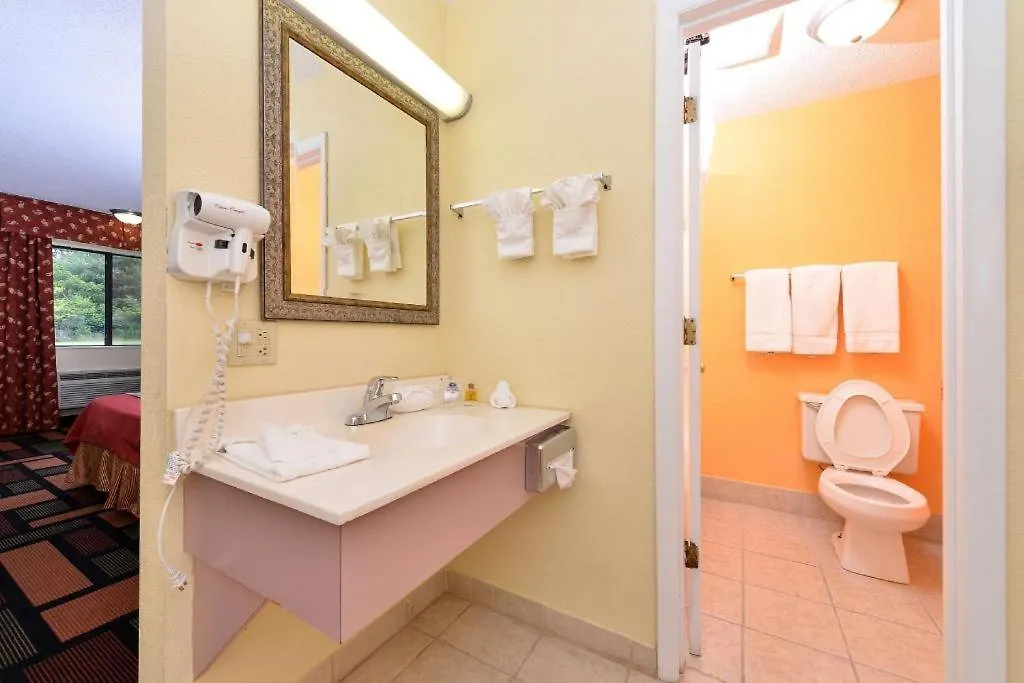 Americas Best Value Inn Canton, Nc-1