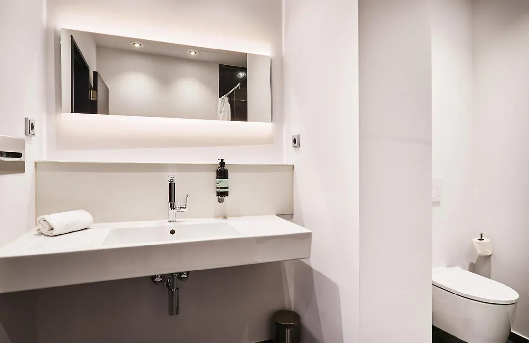 Premier Inn Koeln City Centre-1