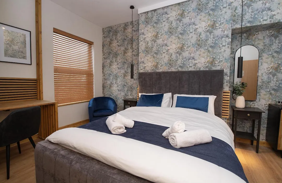 Amber Hotel With Access To Shared Kitchen-1