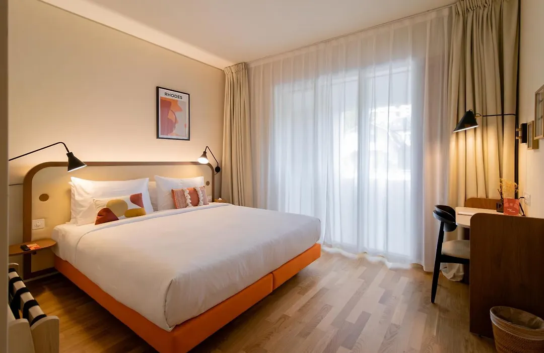Hood Hotel-1