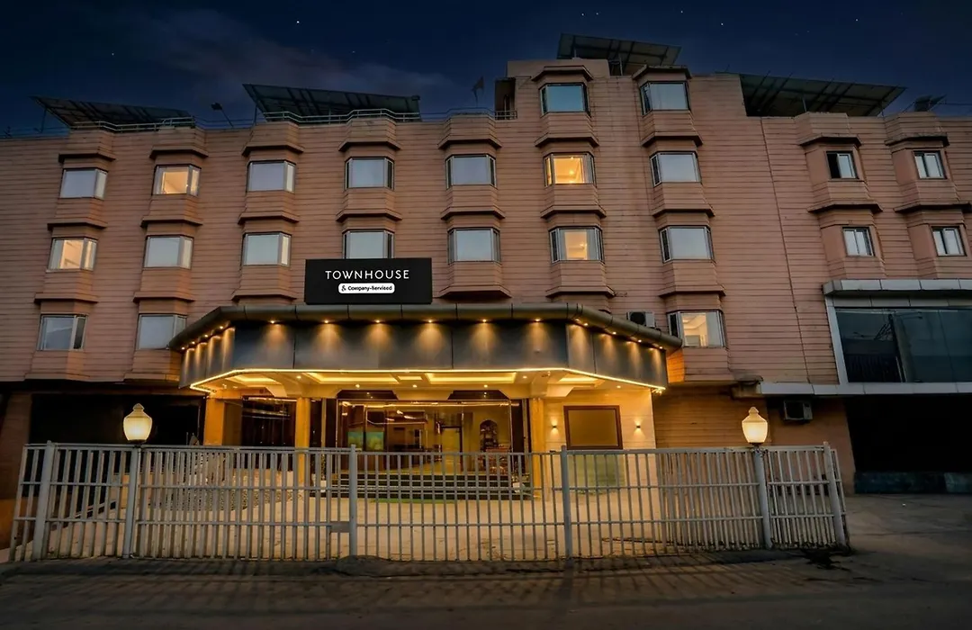 Super Townhouse Padav Square Gwalior Formerly Hotel Shelter-1