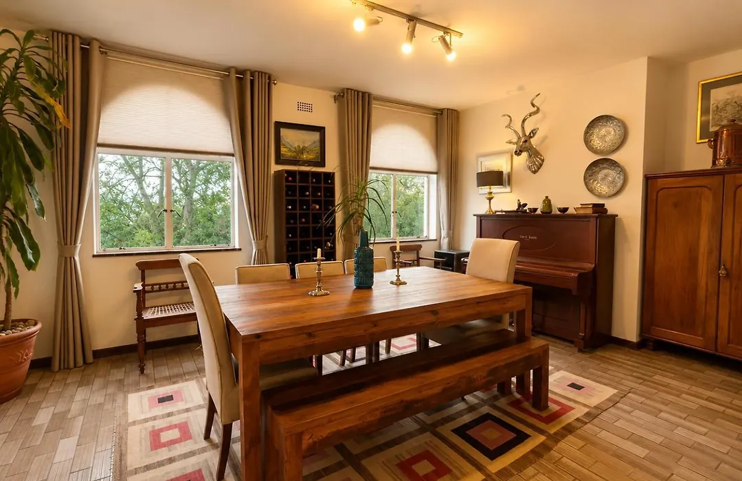 La Casa Blanca - Emmarentia, Johannesburg-1