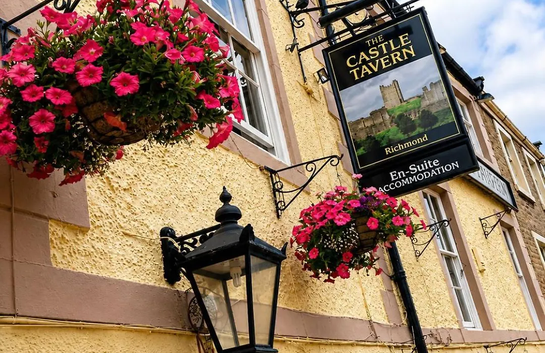 The Castle Tavern Pub & Guest Rooms-1