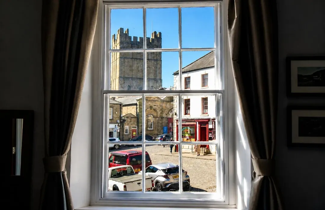The Castle Tavern Pub & Guest Rooms-1