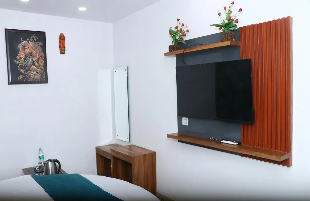 Hotel Strawberry-1