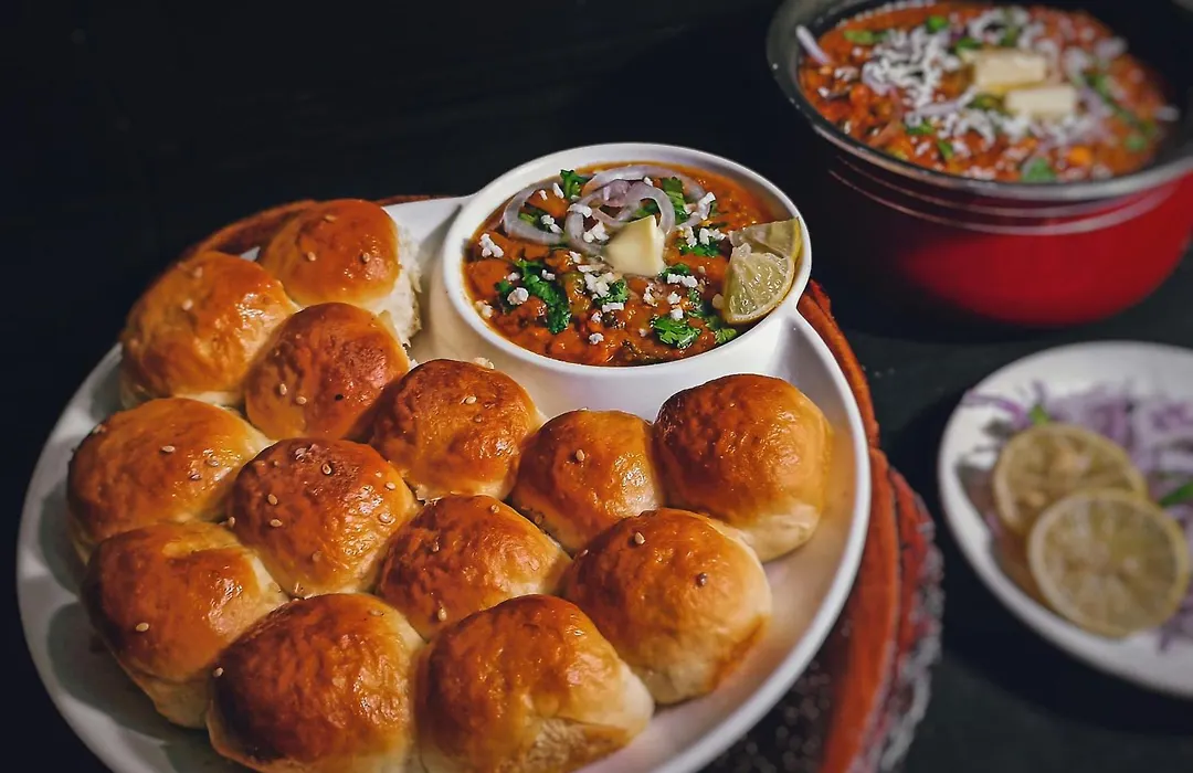 Family Hotel -1 Min Walk In Nizamuddin Railway Station-1