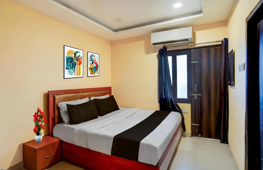 Oyo Collection O Bhu Road Varanasi Formerly Hotel Swarna Banquet-1