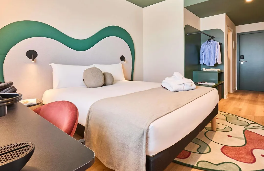 Ibis Styles Madrid Airport Valdebebas-1