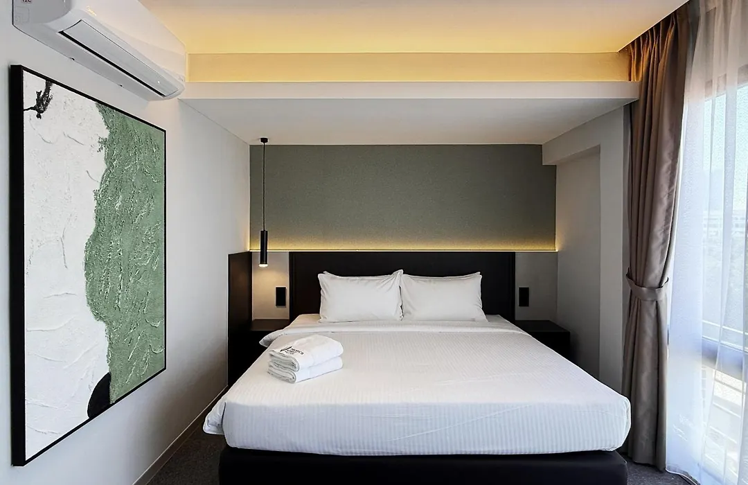 Tropics Eight Suites-1