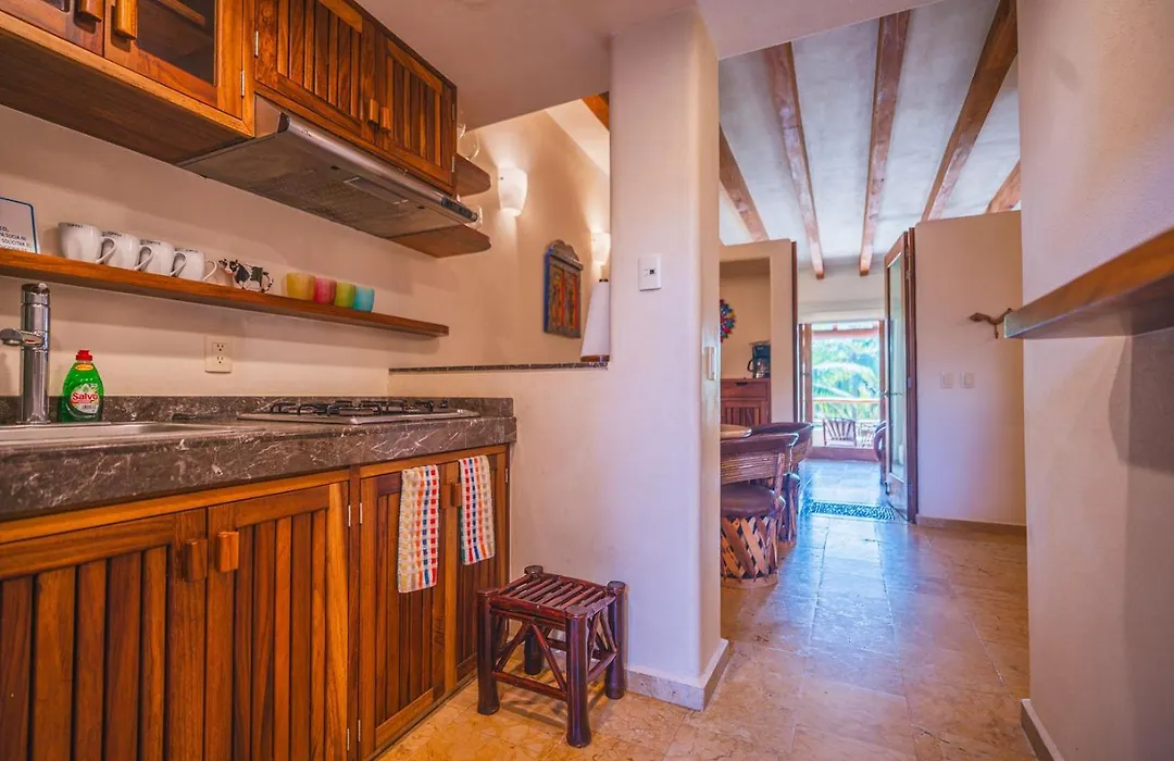 Escondite condominios-1