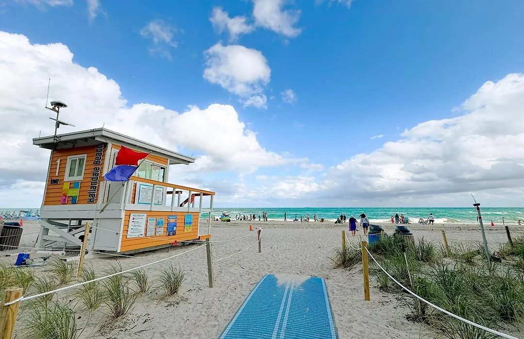 Lyfe Resort Hollywood, Florida-1