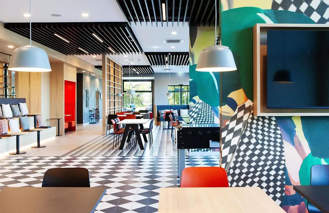 Ibis Hotel Berlin Airport-1