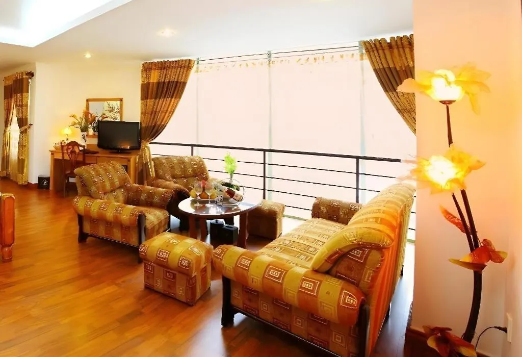 Universe Hotel-1