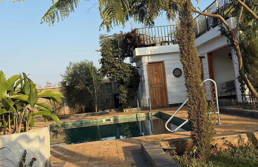 Moyoni Africa Lodge & Tours-1