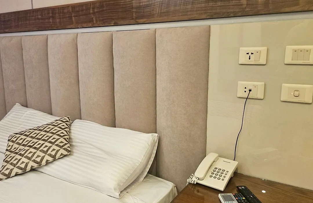 Aura Garden City Hotel-1