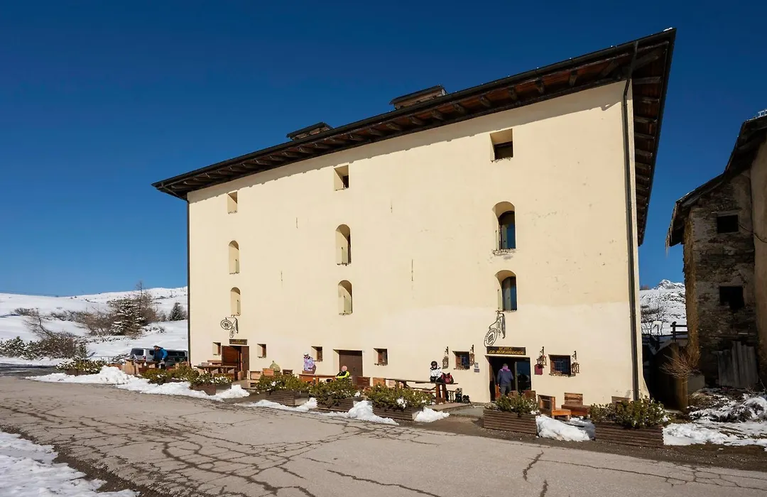 Hotel Dimora Storica La Mirandola-1