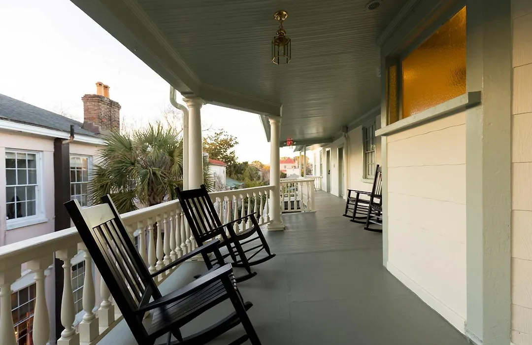 The Nicholas Veranda King Suite - Walk To King-1